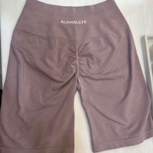 Alphalete Amplify viola sports bra and bikers